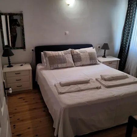 Maximos In Corfu Old Town Δωμάτια σε οικογενειακή κατοικία