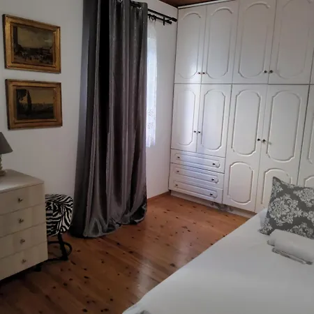 Maximos * Corfu (city)